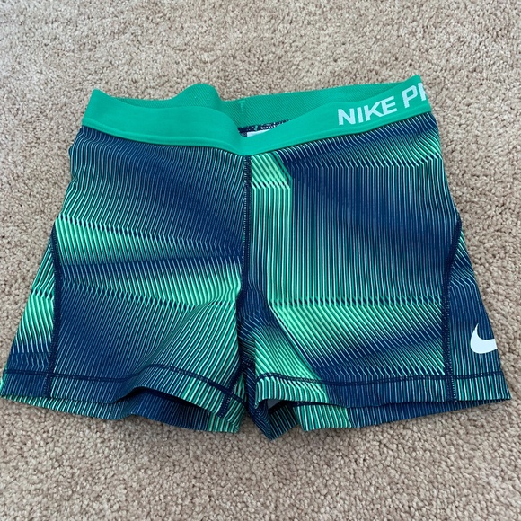 Nike Pants - Nike Pros Size M